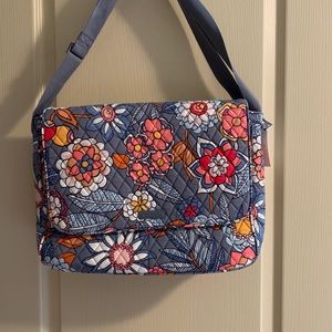BRAND NEW W TAGS vera bradley messenger bag